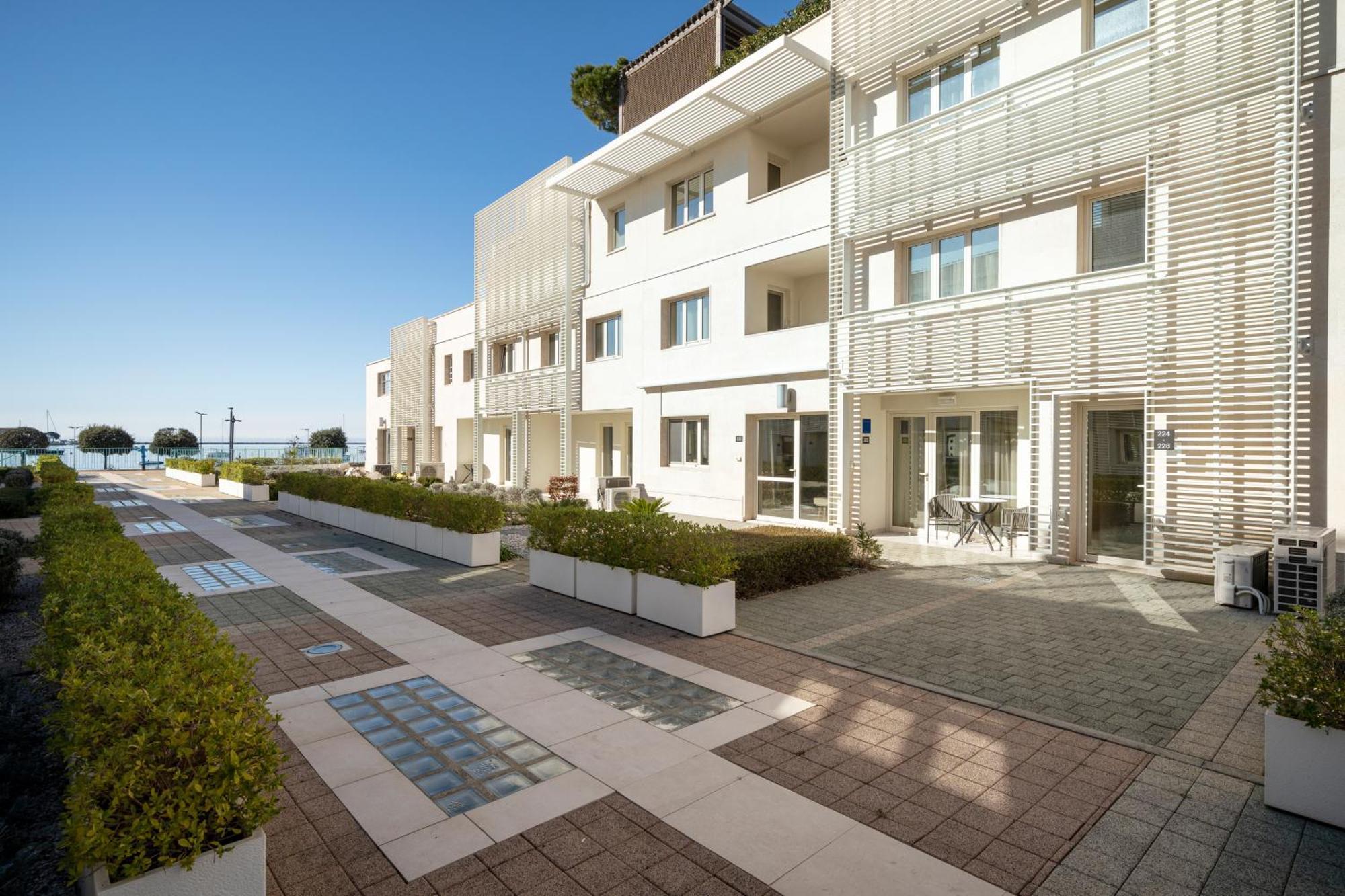 Humagum Sea View Apartment - Garden Palace Umag Kültér fotó